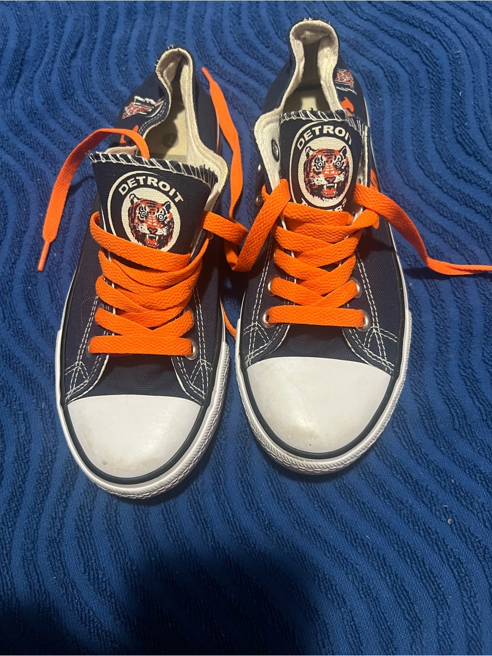 Detroit Tiger Navy & Orange Low-Top Sneakers